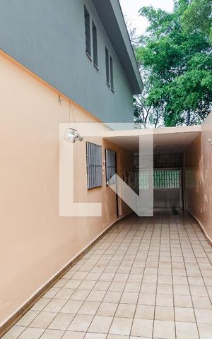 Casa à venda com 400m², 6 quartos e 3 vagas Casa à venda com 400m², 6 quartos e 3 vagasGaragem