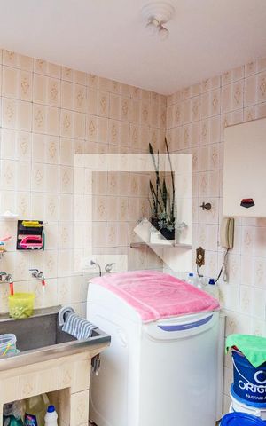 Casa à venda com 400m², 6 quartos e 3 vagas Casa à venda com 400m², 6 quartos e 3 vagasLavanderia Casa 1