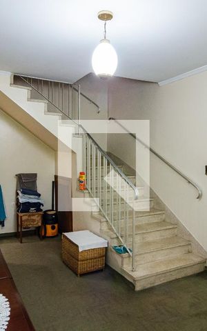 Casa à venda com 400m², 6 quartos e 3 vagas Casa à venda com 400m², 6 quartos e 3 vagasSala Casa 1