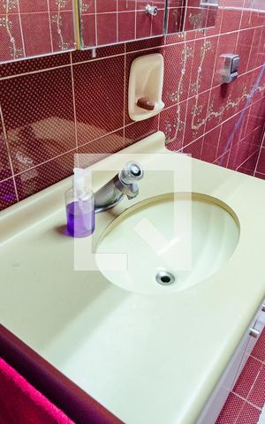 Casa à venda com 400m², 6 quartos e 3 vagas Casa à venda com 400m², 6 quartos e 3 vagasLavabo Casa 2