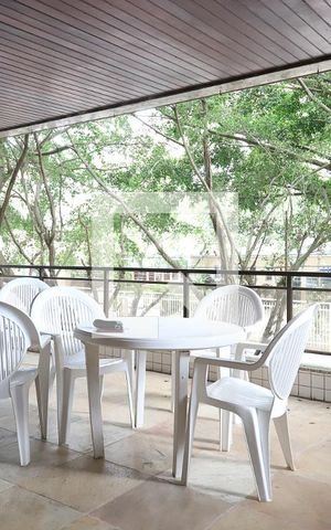 Apartamento à venda com 110m², 3 quartos e 1 vaga Apartamento à venda com 110m², 3 quartos e 1 vagaVaranda
