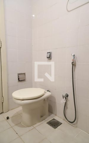 Apartamento à venda com 110m², 3 quartos e 1 vaga Apartamento à venda com 110m², 3 quartos e 1 vagaBanheiro social