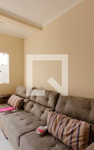 Casa à venda com 70m², 2 quartos e sem vaga Casa à venda com 70m², 2 quartos e sem vagaSala