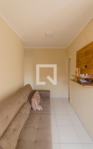 Casa à venda com 70m², 2 quartos e sem vaga Casa à venda com 70m², 2 quartos e sem vagaSala