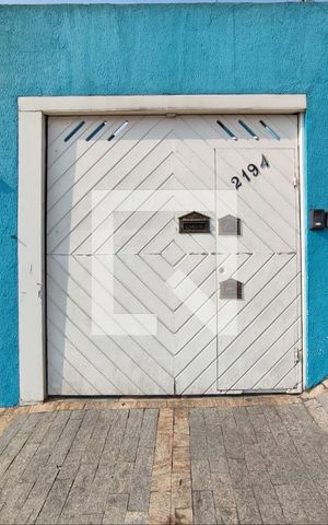 Casa à venda com 70m², 2 quartos e sem vaga Casa à venda com 70m², 2 quartos e sem vagaFachada