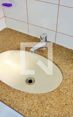 Apartamento para alugar com 57m², 2 quartos e 1 vaga Apartamento para alugar com 57m², 2 quartos e 1 vagaBanheiro