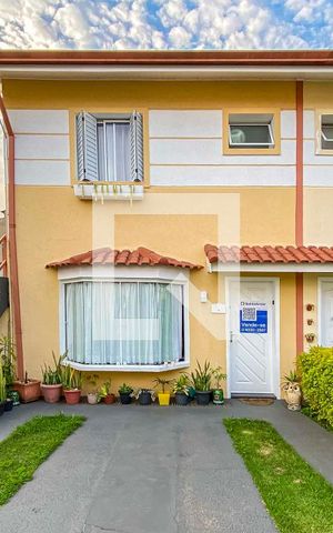Casa de condomínio à venda com 119m², 2 quartos e 2 vagas Casa de condomínio à venda com 119m², 2 quartos e 2 vagasFachada e Garagem
