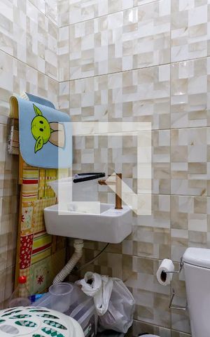 Casa de condomínio para alugar com 47m², 2 quartos e 1 vaga Casa de condomínio para alugar com 47m², 2 quartos e 1 vagaBanheiro de Serviço