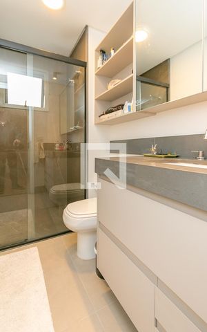 Apartamento para alugar com 158m², 3 quartos e 3 vagas Apartamento para alugar com 158m², 3 quartos e 3 vagasBanheiro da Suíte 1