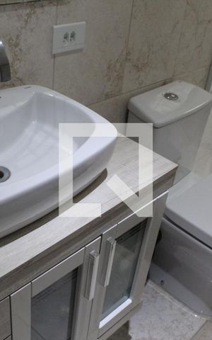 Casa à venda com 338m², 7 quartos e 2 vagasCasa 1 - banheiro 