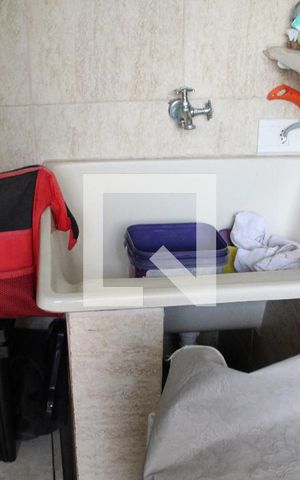Casa à venda com 338m², 7 quartos e 2 vagasCasa 1 - área de serviço 