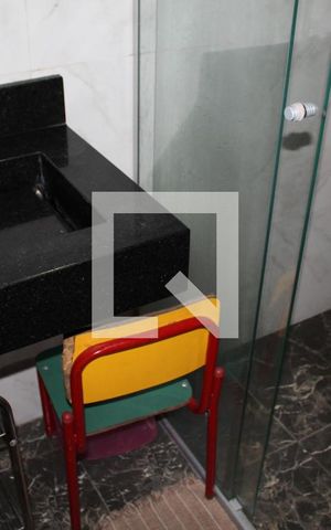 Casa à venda com 338m², 7 quartos e 2 vagasCasa 2 - banheiro 