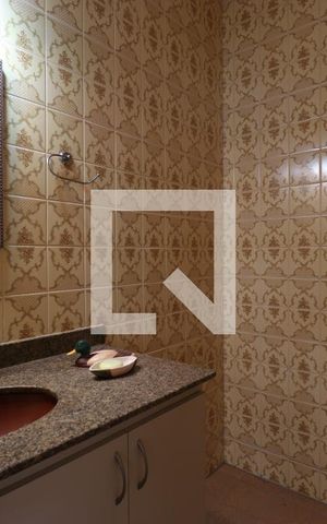 Casa à venda com 184m², 3 quartos e 3 vagasBanheiro 2
