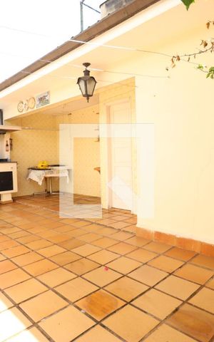 Casa à venda com 184m², 3 quartos e 3 vagasQuintal
