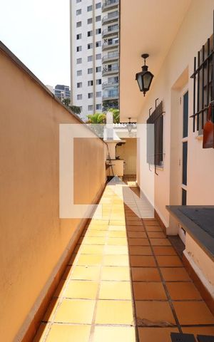 Casa à venda com 184m², 3 quartos e 3 vagasCorredor