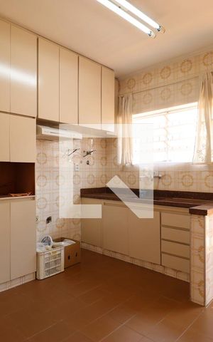 Casa à venda com 184m², 3 quartos e 3 vagasCozinha