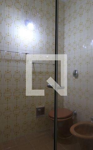 Casa à venda com 184m², 3 quartos e 3 vagasBanheiro