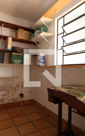 Casa à venda com 184m², 3 quartos e 3 vagasQuarto de Serviço