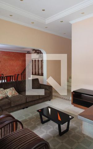 Casa à venda com 1000m², 3 quartos e 6 vagasSala 1