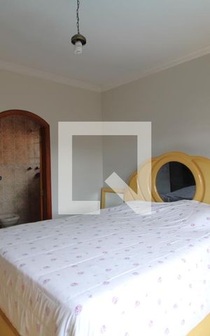 Casa à venda com 1000m², 3 quartos e 6 vagasSuíte 1