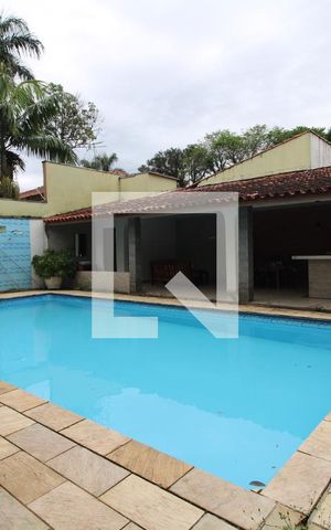 Casa à venda com 1000m², 3 quartos e 6 vagasPiscina