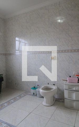 Casa à venda com 1000m², 3 quartos e 6 vagasBanheiro da suíte 3
