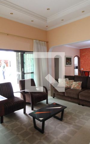 Casa à venda com 1000m², 3 quartos e 6 vagasSala 1