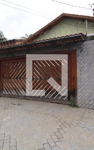 Casa à venda com 1000m², 3 quartos e 6 vagasFachada
