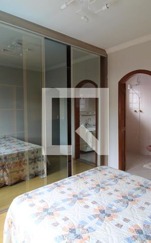 Casa à venda com 1000m², 3 quartos e 6 vagasSuíte 2
