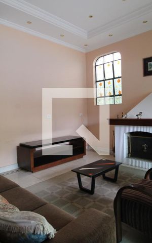Casa à venda com 1000m², 3 quartos e 6 vagasSala 1