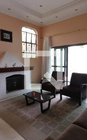 Casa à venda com 1000m², 3 quartos e 6 vagasSala 1