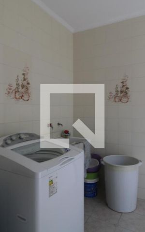 Casa à venda com 1000m², 3 quartos e 6 vagasLavanderia