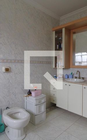 Casa à venda com 1000m², 3 quartos e 6 vagasBanheiro da suíte 3
