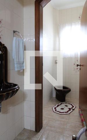 Casa à venda com 1000m², 3 quartos e 6 vagasLavabo