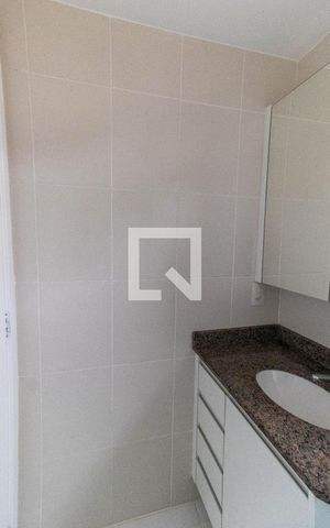 Apartamento à venda com 70m², 3 quartos e sem vaga Apartamento à venda com 70m², 3 quartos e sem vagaBanheiro da Suíte