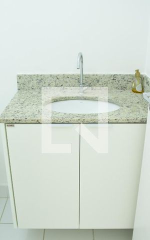 Apartamento para alugar com 65m², 2 quartos e 1 vagaBanheiro