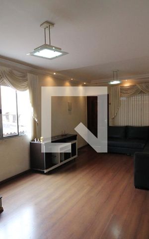 Casa à venda com 360m², 4 quartos e 1 vagaSala