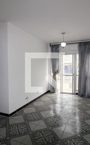 Apartamento à venda com 82m², 3 quartos e 1 vaga Apartamento à venda com 82m², 3 quartos e 1 vagaSala