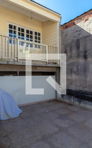 Casa para alugar com 120m², 2 quartos e sem vagaQuintal Frontal