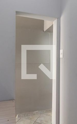 Casa para alugar com 120m², 2 quartos e sem vagaEscritório