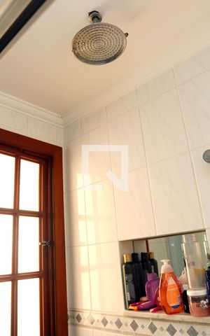 Casa à venda com 183m², 3 quartos e 2 vagasBanheiro