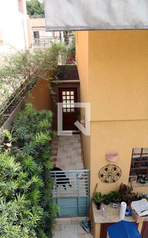 Casa à venda com 183m², 3 quartos e 2 vagasQuintal