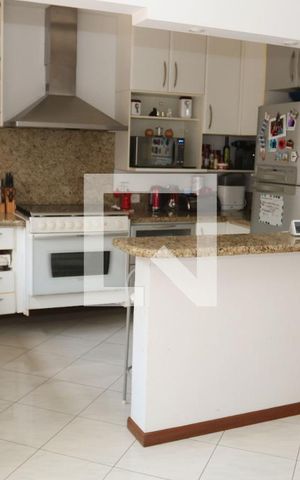Casa à venda com 183m², 3 quartos e 2 vagasCozinha