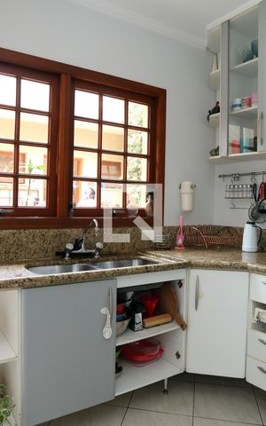 Casa à venda com 183m², 3 quartos e 2 vagasCozinha