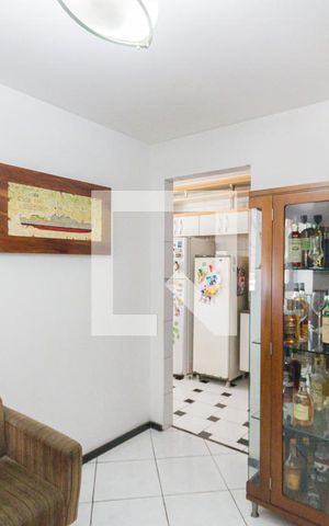 Casa de condomínio à venda com 380m², 3 quartos e 1 vaga Casa de condomínio à venda com 380m², 3 quartos e 1 vagaBar