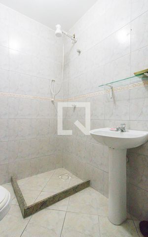 Casa de condomínio à venda com 380m², 3 quartos e 1 vaga Casa de condomínio à venda com 380m², 3 quartos e 1 vagaBanheiro de Serviço