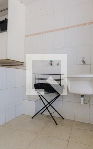 Casa de condomínio à venda com 380m², 3 quartos e 1 vaga Casa de condomínio à venda com 380m², 3 quartos e 1 vagaÁrea de Serviço