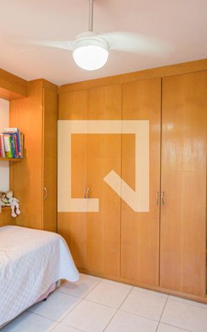Casa de condomínio à venda com 380m², 3 quartos e 1 vaga Casa de condomínio à venda com 380m², 3 quartos e 1 vagaSuíte 2