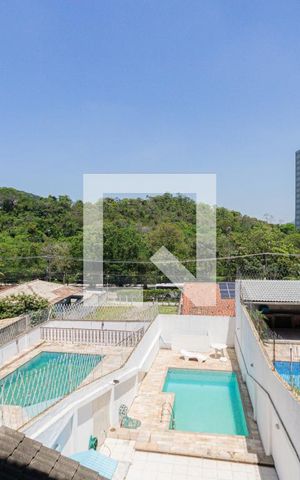Casa de condomínio à venda com 380m², 3 quartos e 1 vaga Casa de condomínio à venda com 380m², 3 quartos e 1 vagaVista da Suíte 3