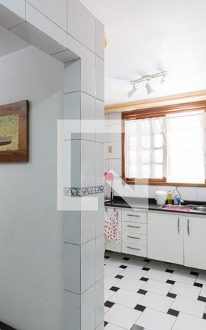 Casa de condomínio à venda com 380m², 3 quartos e 1 vaga Casa de condomínio à venda com 380m², 3 quartos e 1 vagaCozinha